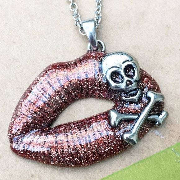 Toxic Love Red Glitter Lips Skull X-bones Necklace - Picture 2 of 4
